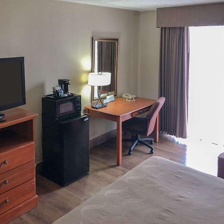 Quality Inn Near Joint Base Andrews-Washington Area Camp Springs Exteriör bild