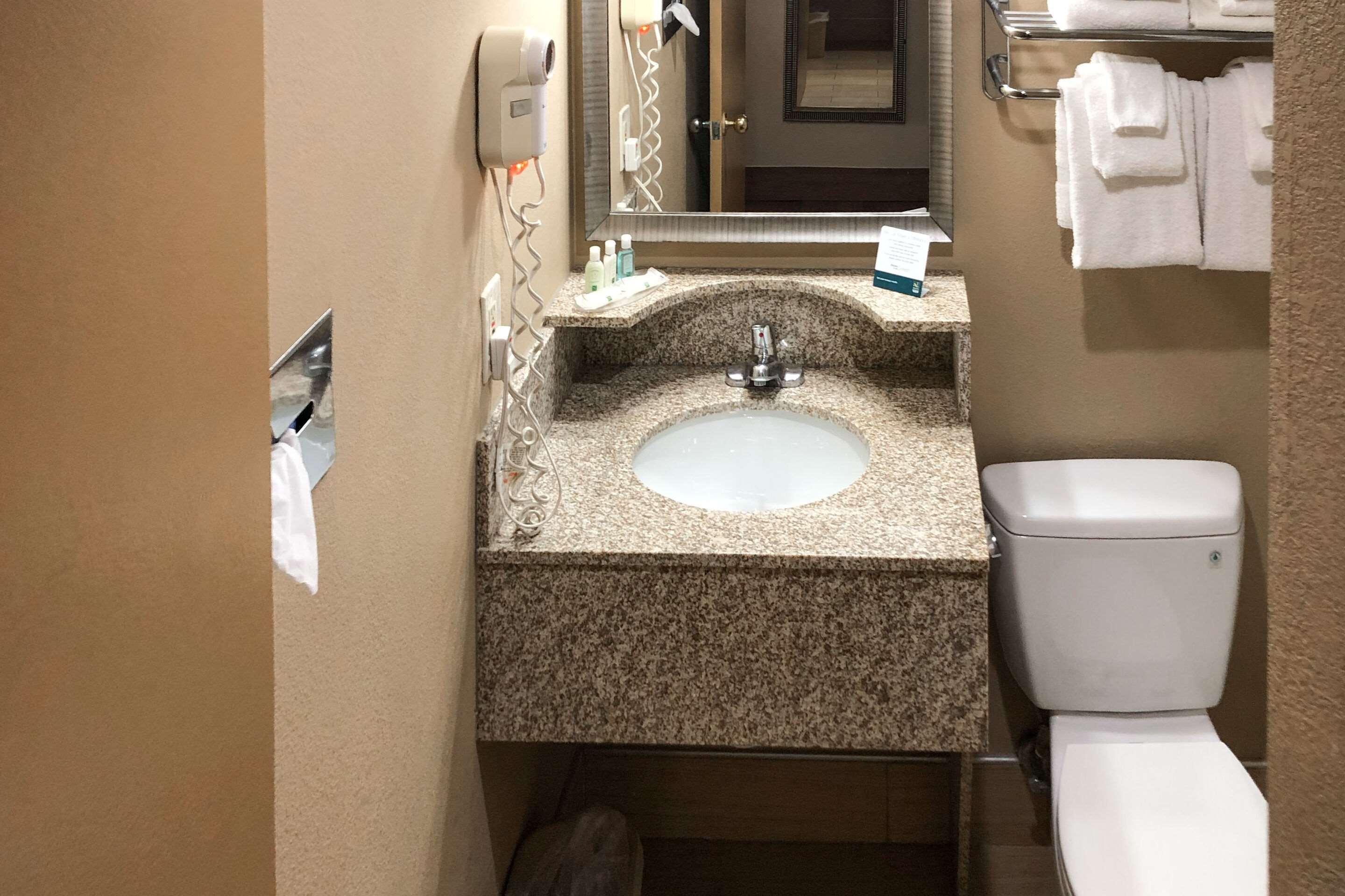 Quality Inn Near Joint Base Andrews-Washington Area Camp Springs Exteriör bild