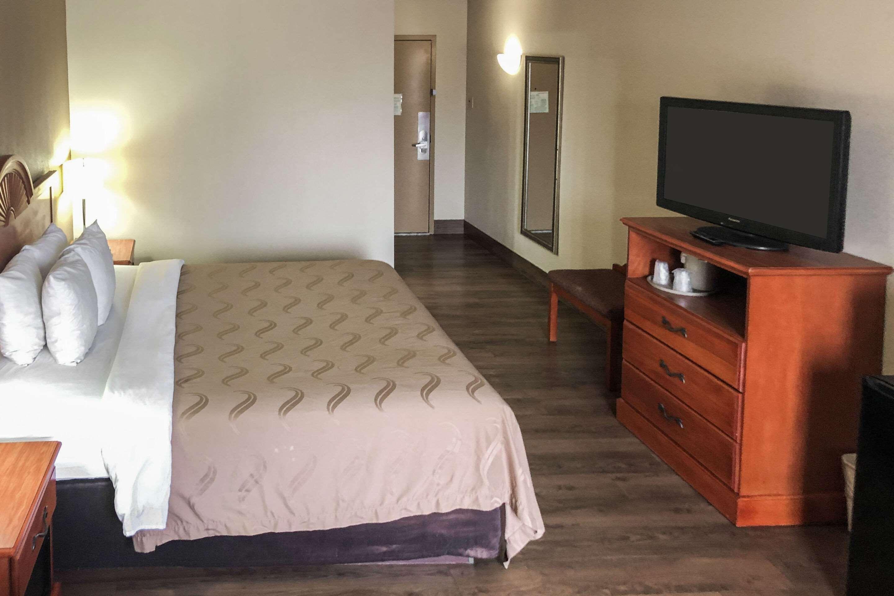 Quality Inn Near Joint Base Andrews-Washington Area Camp Springs Exteriör bild