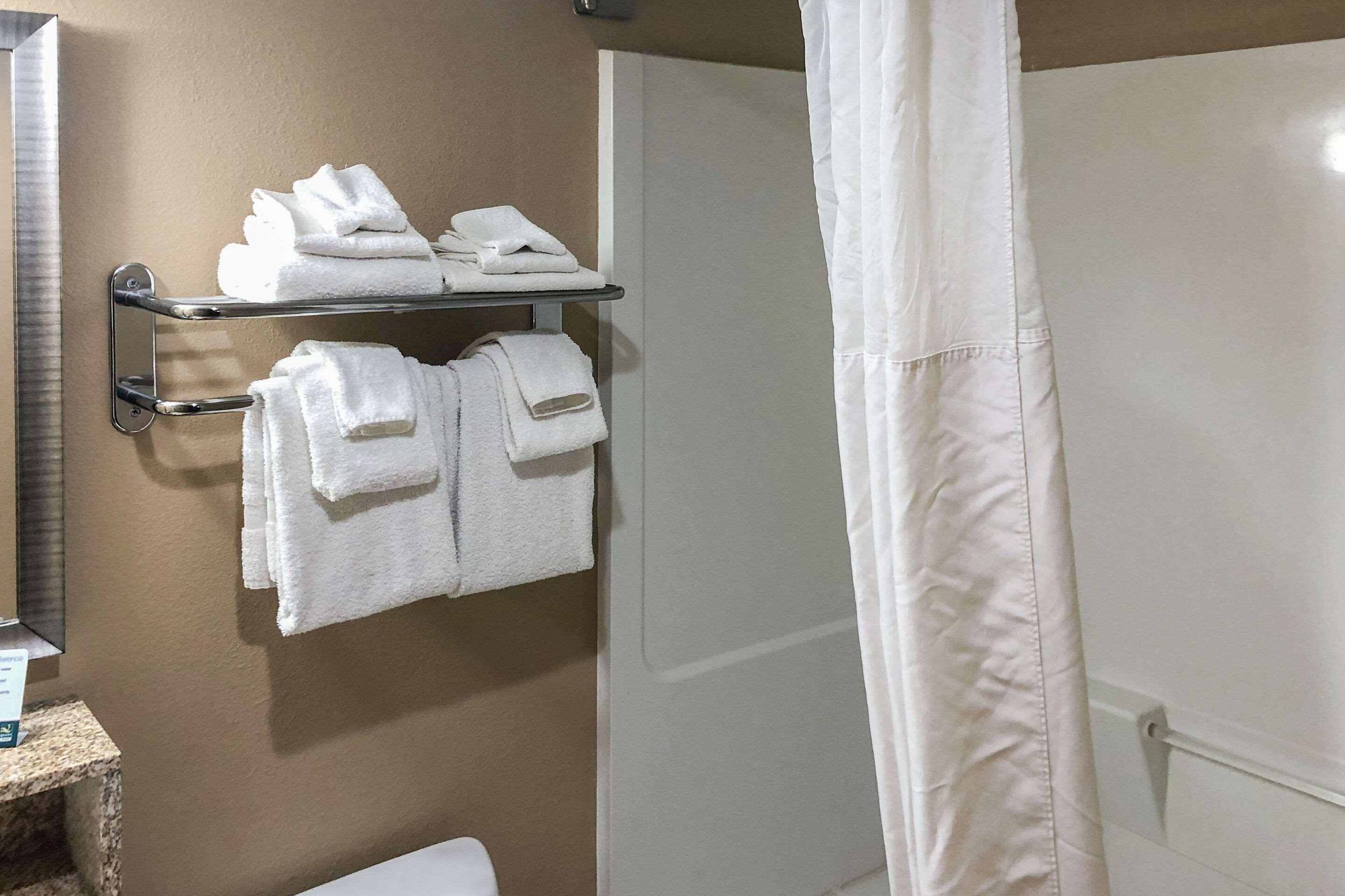 Quality Inn Near Joint Base Andrews-Washington Area Camp Springs Exteriör bild